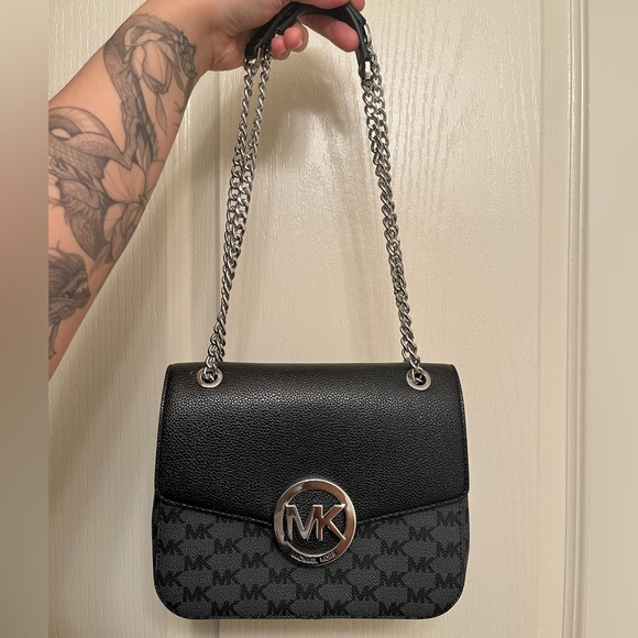 BRAND NEW Michael Kors chain shoulder bag - Picture 1 of 16